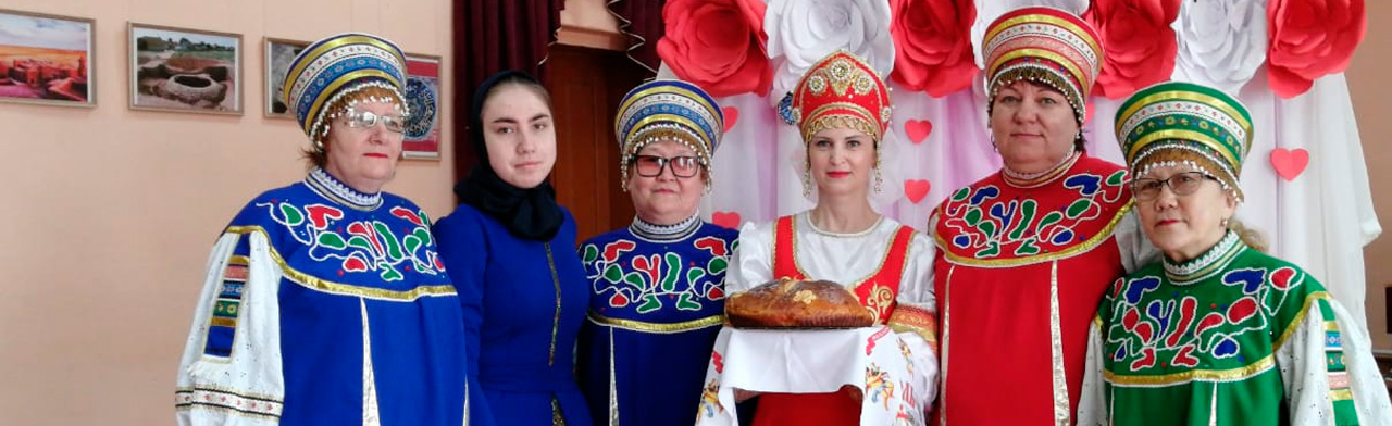 В мире нет милей и краше песен и преданий наших. Фольклорная встреча Фото афиши В мире нет милей и краше песен и преданий наших. Фольклорная встреча.