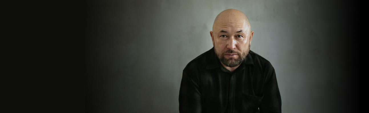Онлайн-курс «Режиссура скринлайф-фильмов», Тимур Бекмамбетов Фото афиши Онлайн-курс «Режиссура скринлайф-фильмов», Тимур Бекмамбетов.