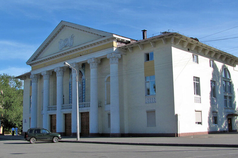 Фото афиши ДК Строитель им. Д.Н. Мамлеева.