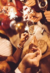 Фейерверк! Новогодний вечер для маленьких и больших компаний Фото афиши Фейерверк! Новогодний вечер для маленьких и больших компаний