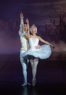 Постер Лебединое озеро в Ижевске