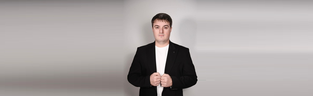 Айдамир Мугу Фото афиши Айдамир Мугу.