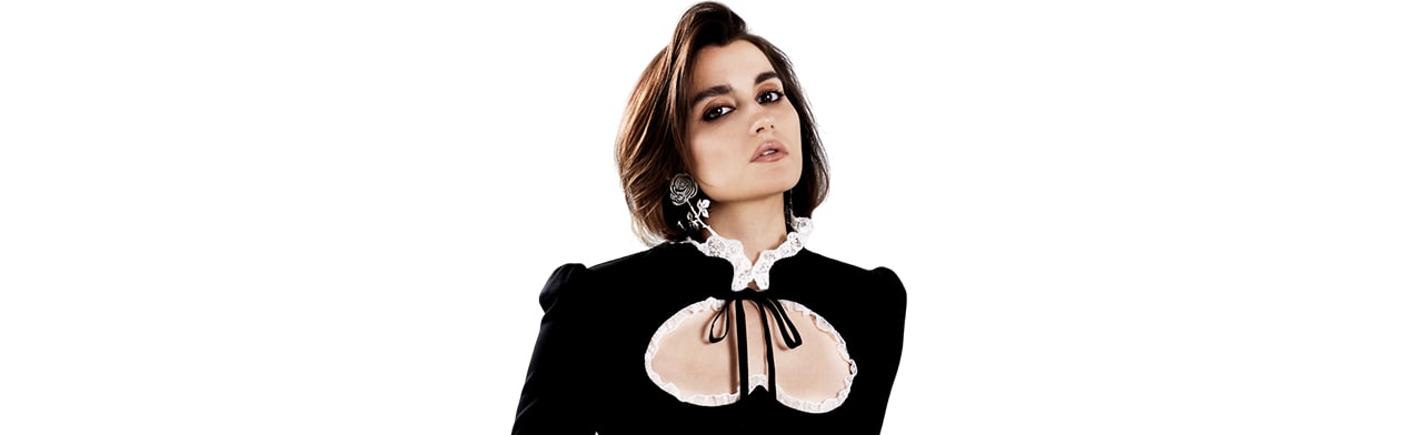 Постер Mona в Красноярске