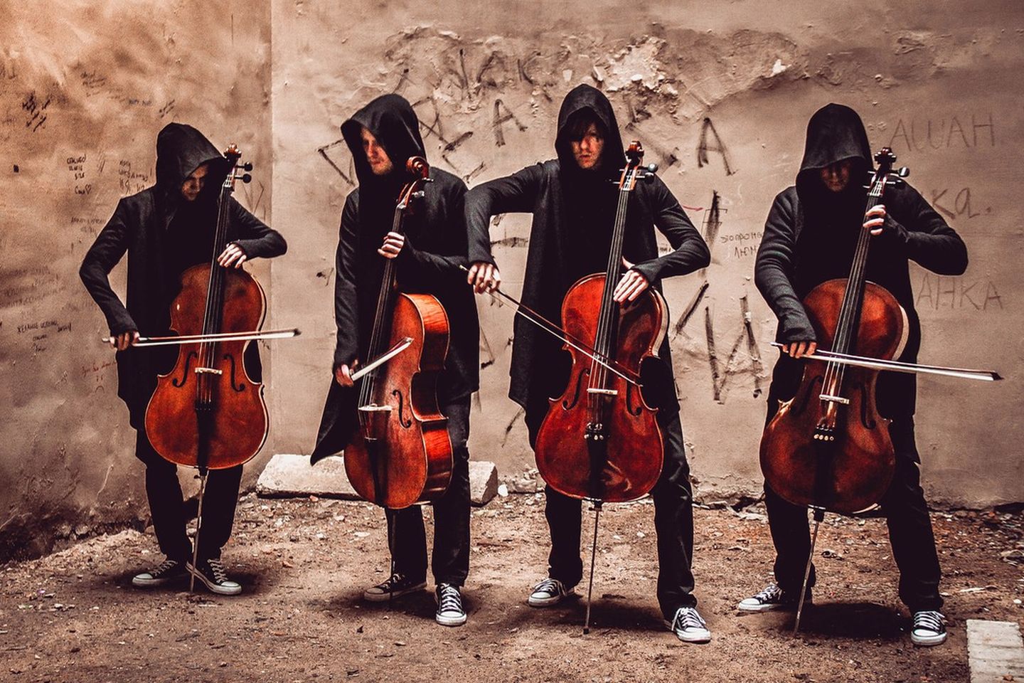 Фото афиши RockCellos: Мировые рок-хиты на виолончелях.