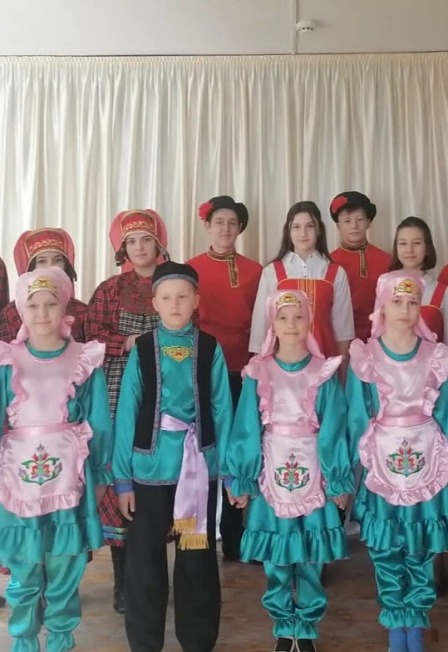 В единстве народов — сила России.