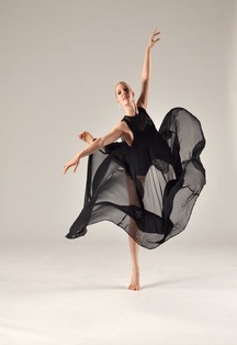 Постер события Мастер-класс по contemporary dance.