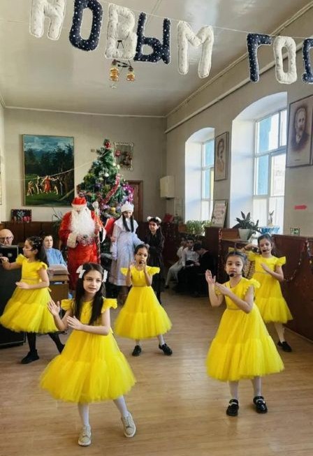 Постер Новогоднее мероприятие «Новогодний маскарад» в Махачкале