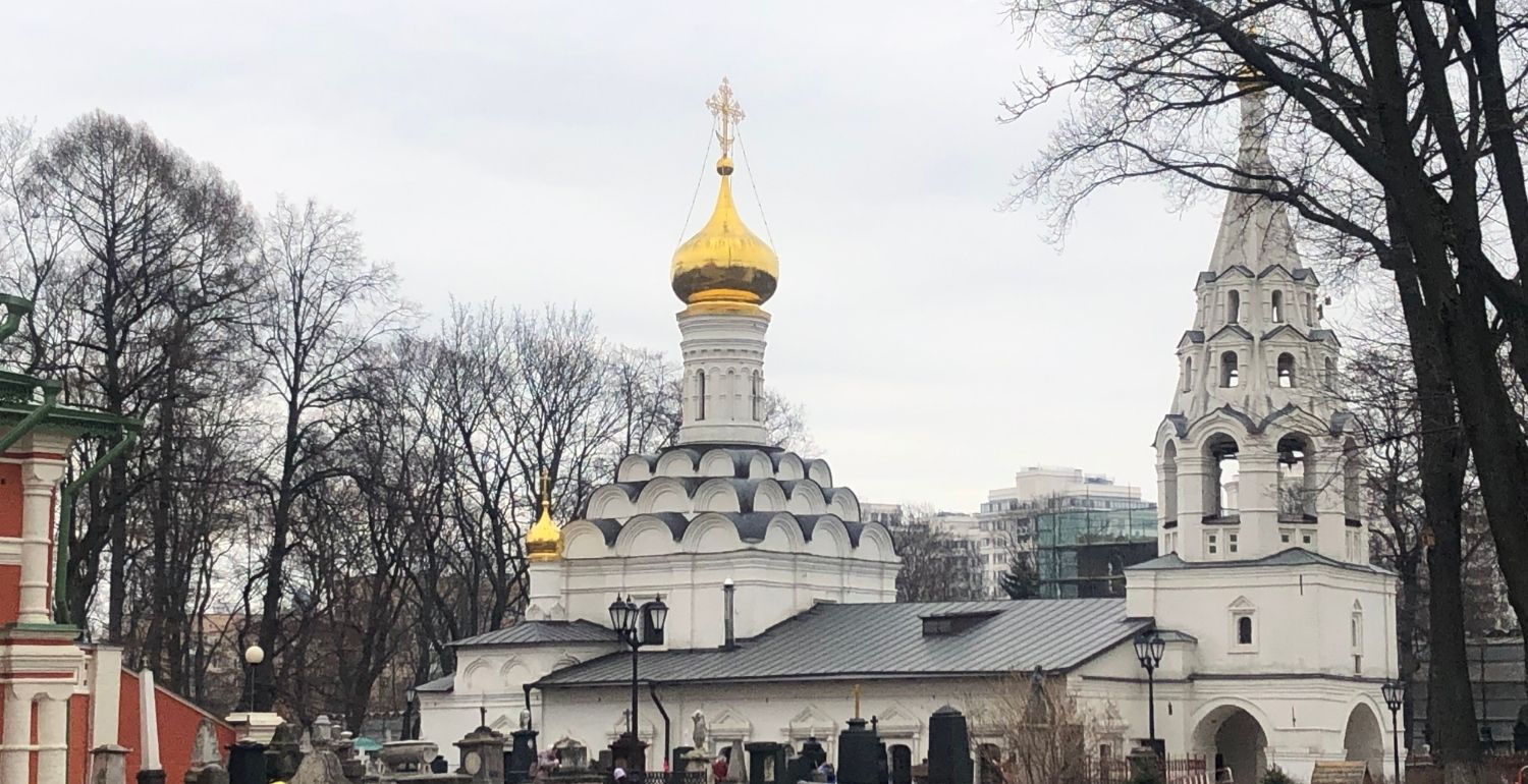 Древняя обитель: экскурсия по территории Донского монастыря с посещением усыпальницы Голицыных и подъемом на башню — фото 3
