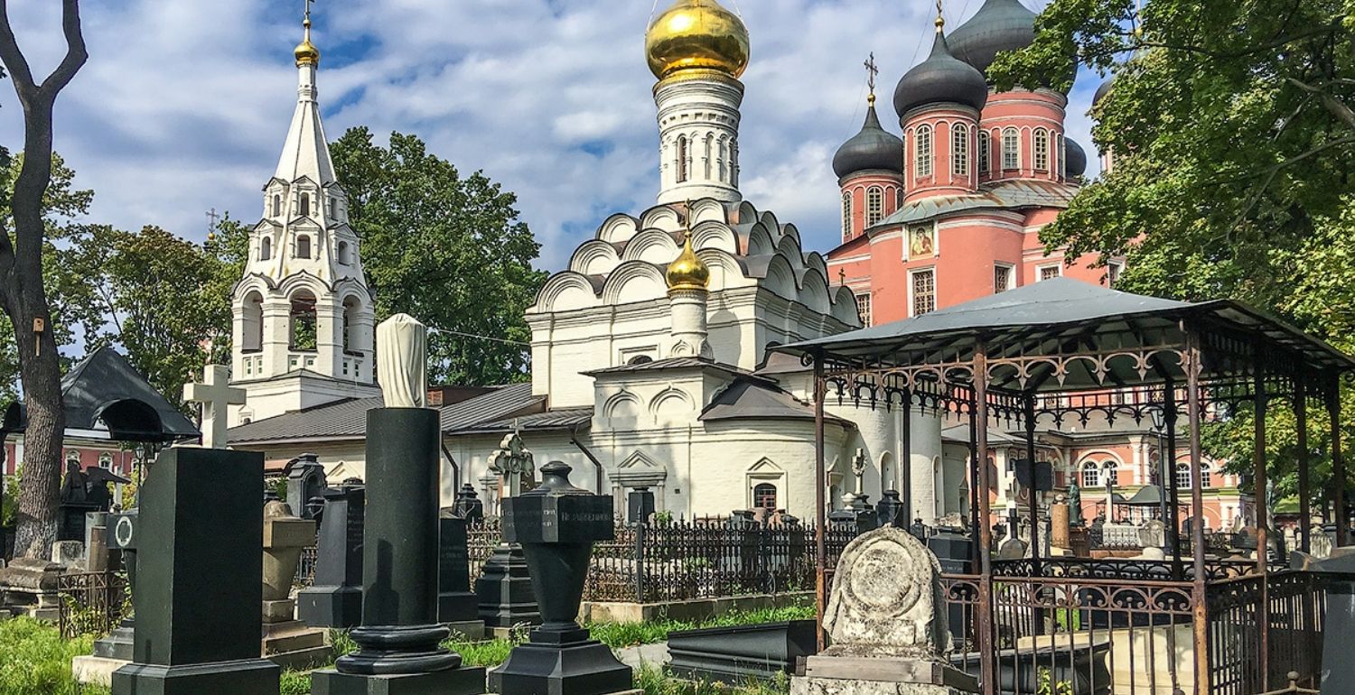 Древняя обитель: экскурсия по территории Донского монастыря с посещением усыпальницы Голицыных и подъемом на башню — фото 2