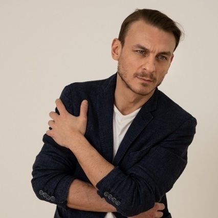 https://cdn.kassir.ru/msk/person/234885e4083098096a769bac6dc8e1c3.jpg