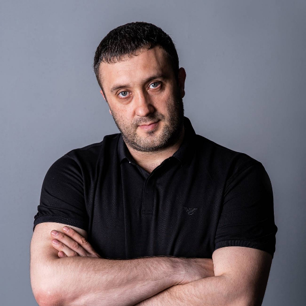 https://cdn.kassir.ru/msk/person/2d8ea5cfa8b3e4ea3271a90d0044de57.jpg
