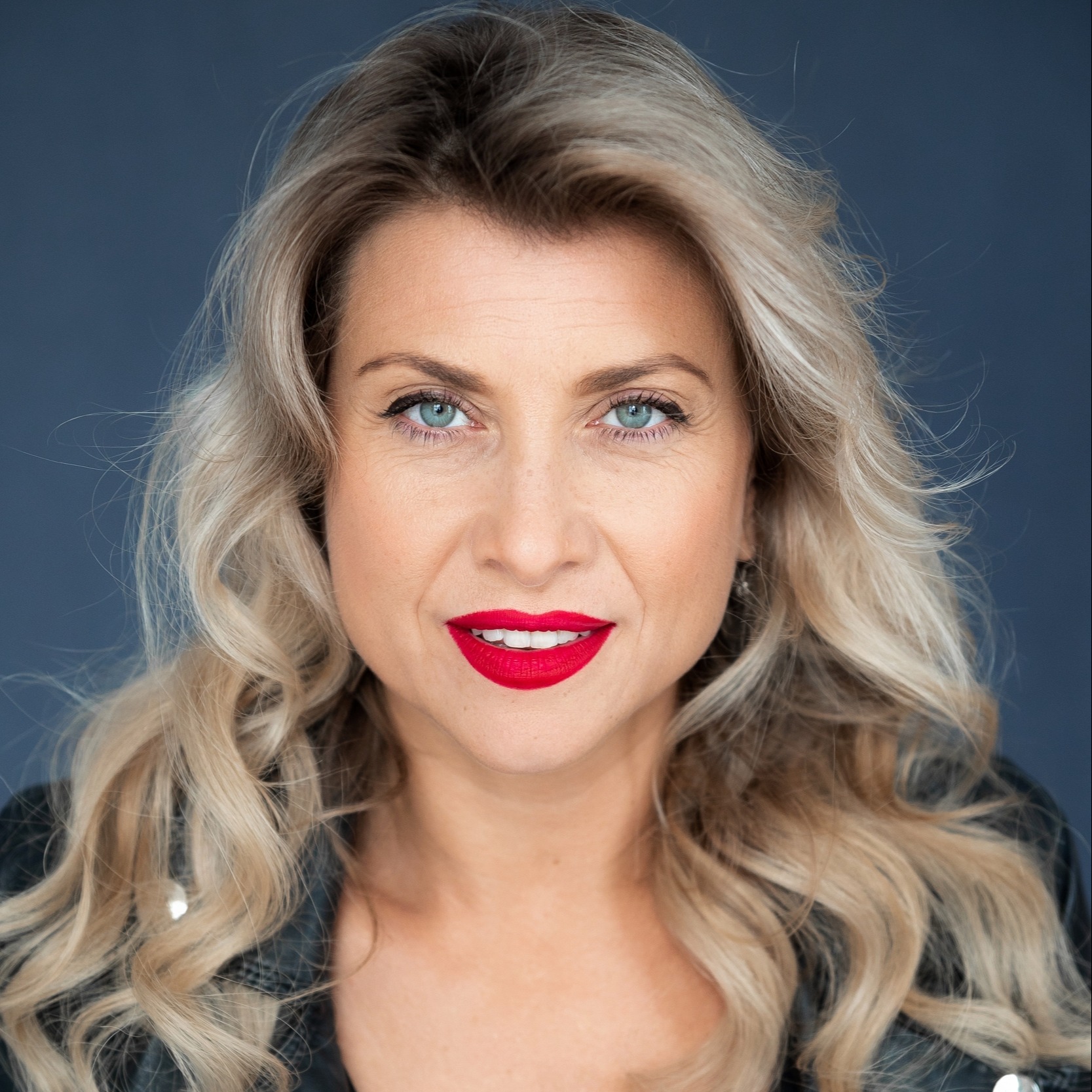 https://cdn.kassir.ru/msk/person/2df5b7c560c8a6912f31a2e5f8465bf5.jpg