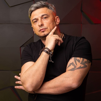 https://cdn.kassir.ru/msk/person/607bf8097b5642c5c6ded887fc8a960f.jpg