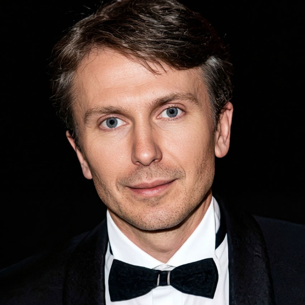 https://cdn.kassir.ru/msk/person/7230a00bf7084275079a88c740a625f0.png