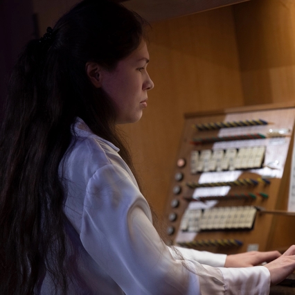 https://cdn.kassir.ru/msk/person/75f43442d326d63c88a121dad5a218d6.jpg