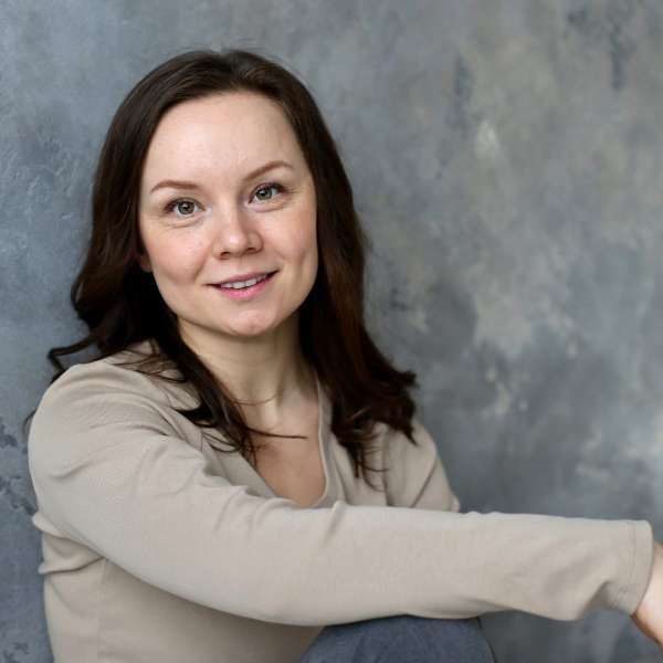 https://cdn.kassir.ru/msk/person/96f7494455adbb21f0c2300bb824e26e.png