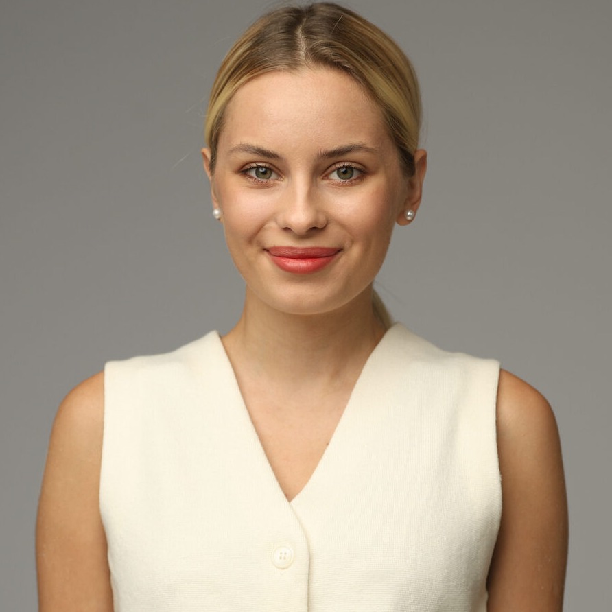 https://cdn.kassir.ru/msk/person/a737fd8efaf43350c48d85dbb861e1b2.jpeg