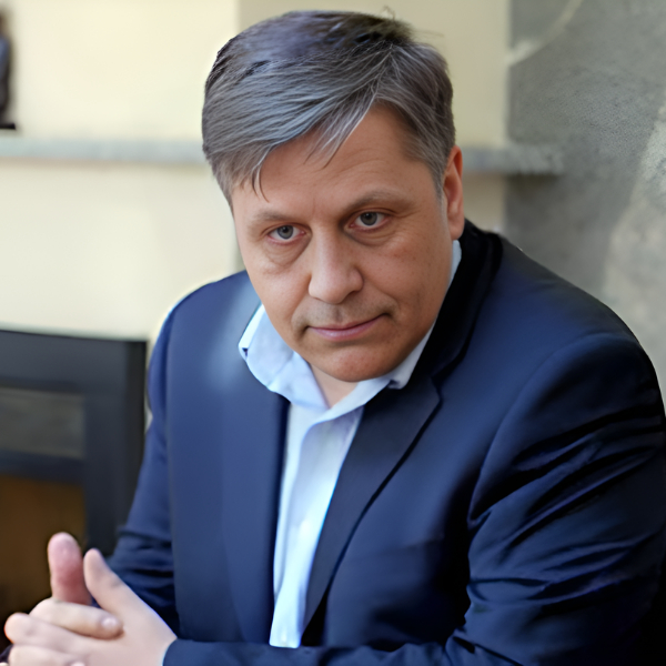 https://cdn.kassir.ru/msk/person/ac28c01f8159cc0b080630a532856e7d.jpg