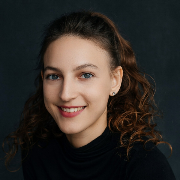 https://cdn.kassir.ru/msk/person/c7067901159750606ce1bcf2decddafd.png