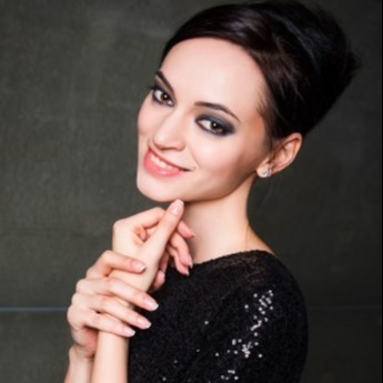 https://cdn.kassir.ru/msk/person/e2d1a38df4d346e829dd62d513e41bd7.jpg
