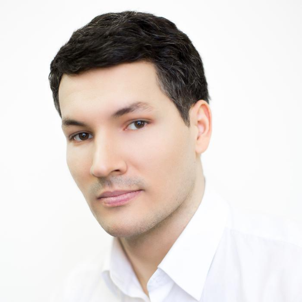 https://cdn.kassir.ru/msk/person/f51cf7cc8448df42be20e9219e886fb0.png