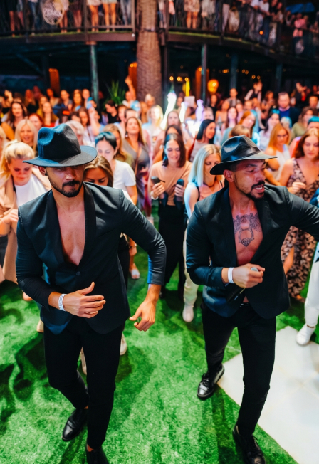 Финальная Латина на крыше на 800 человек: живая музыка и мощные хиты. Despacito, Macarena, Daddy Yankee. Поем и танцуем вместе. — GIPSY — афиша Санкт-Петербурга