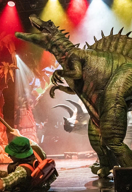 Постер Сафари с динозаврами в Москве