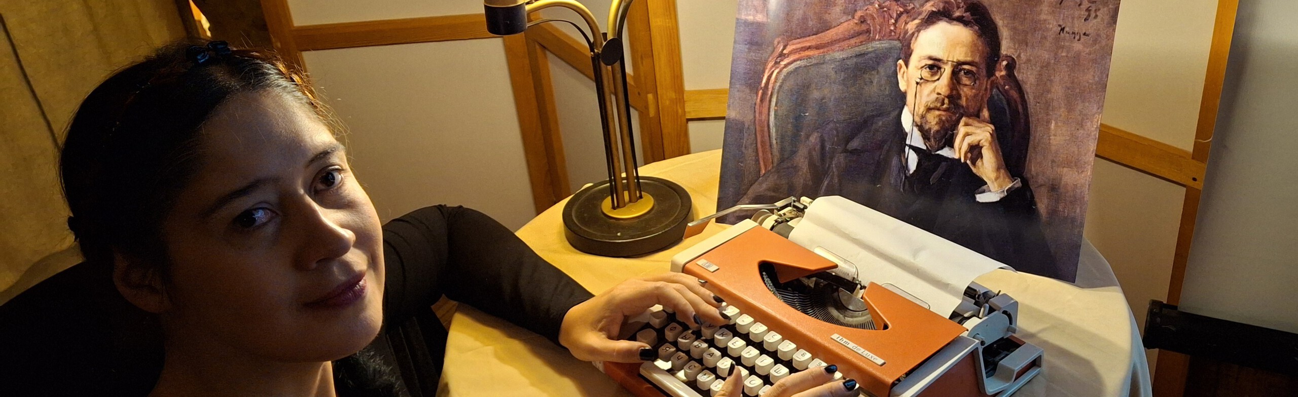 Александра Ирбе. «Чехов. Об интеллигенте с чудинкой» Фото афиши Александра Ирбе. «Чехов. Об интеллигенте с чудинкой».