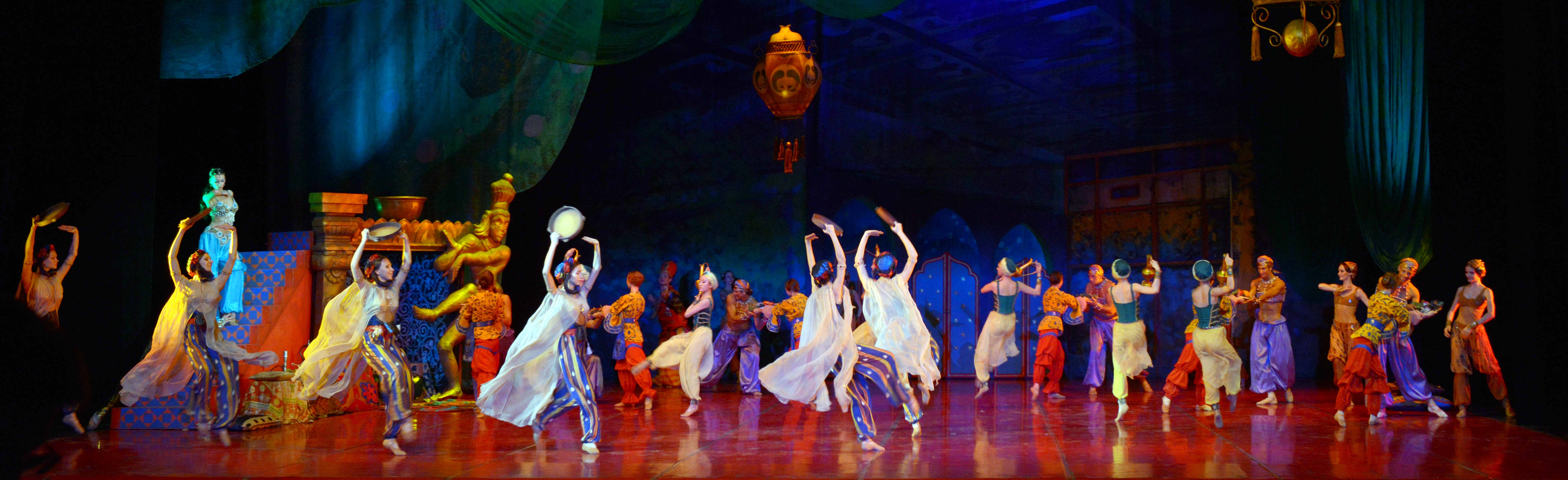 Менің аққұба әйелім мінгенді жақсы көреді