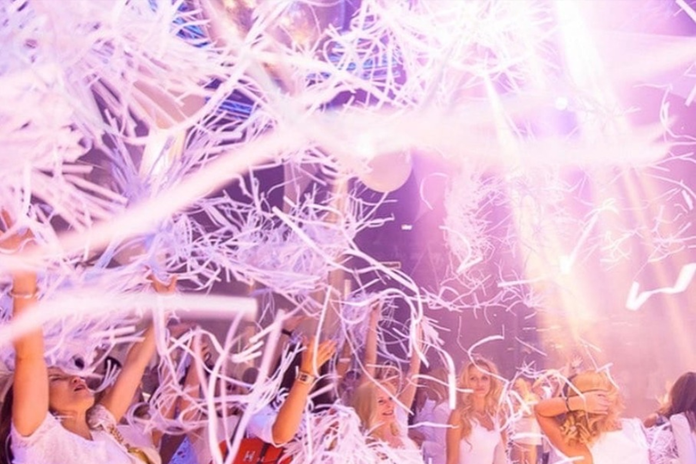 Фото афиши Новогодняя дискотека 90-х. White Party.
