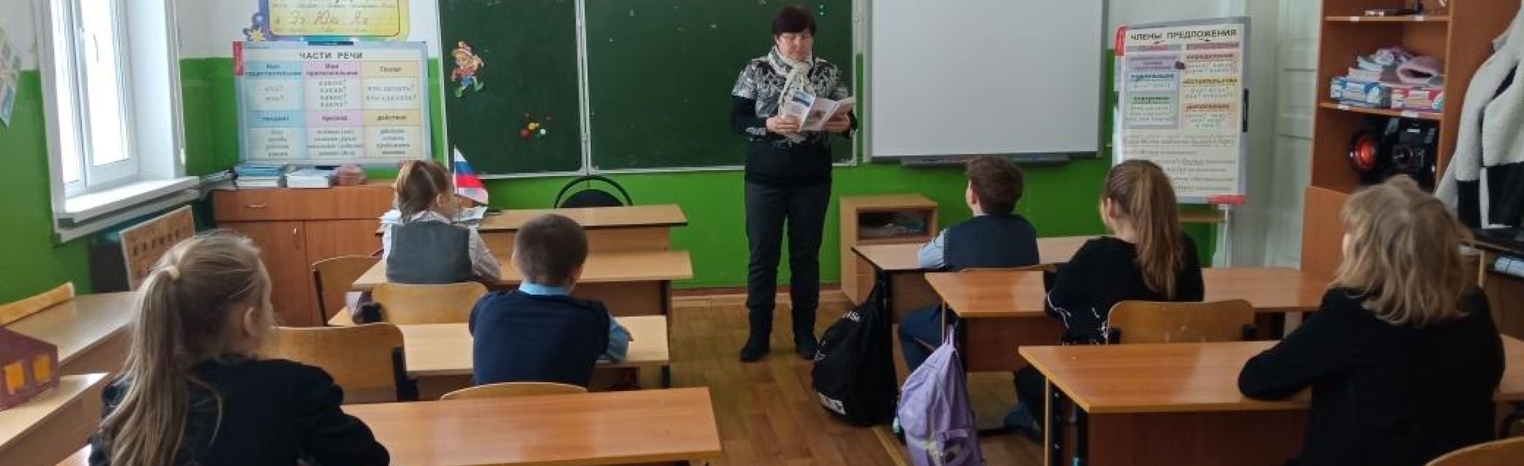 Подвиг его бессмертен. Патриотический час Фото афиши Подвиг его бессмертен. Патриотический час.
