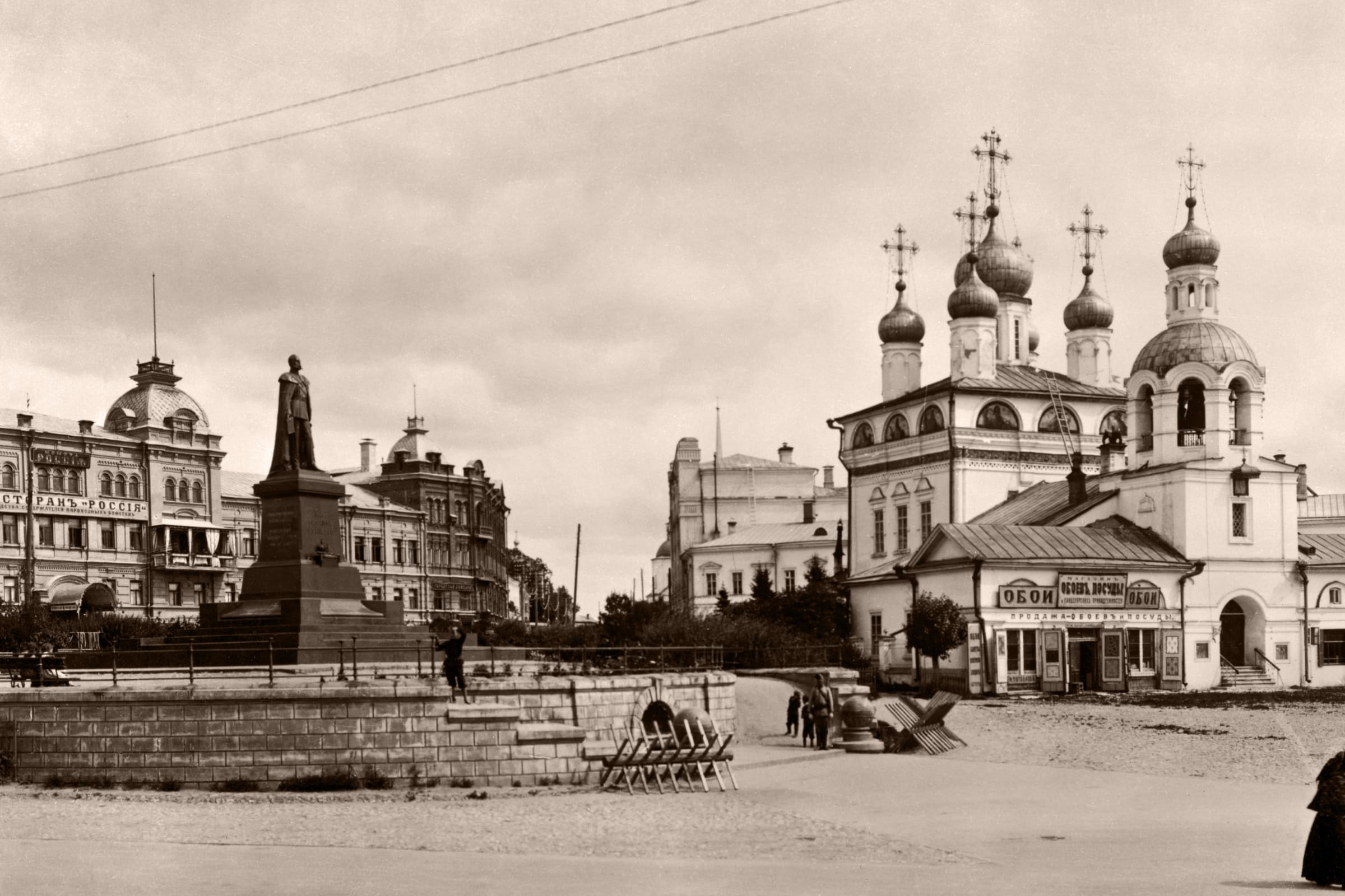 Фото афиши Тайная жизнь старинных фотографий. Ольга Ивановна Наумова: лекция в рамках выставки Нижний в объективе: история в фотографиях.