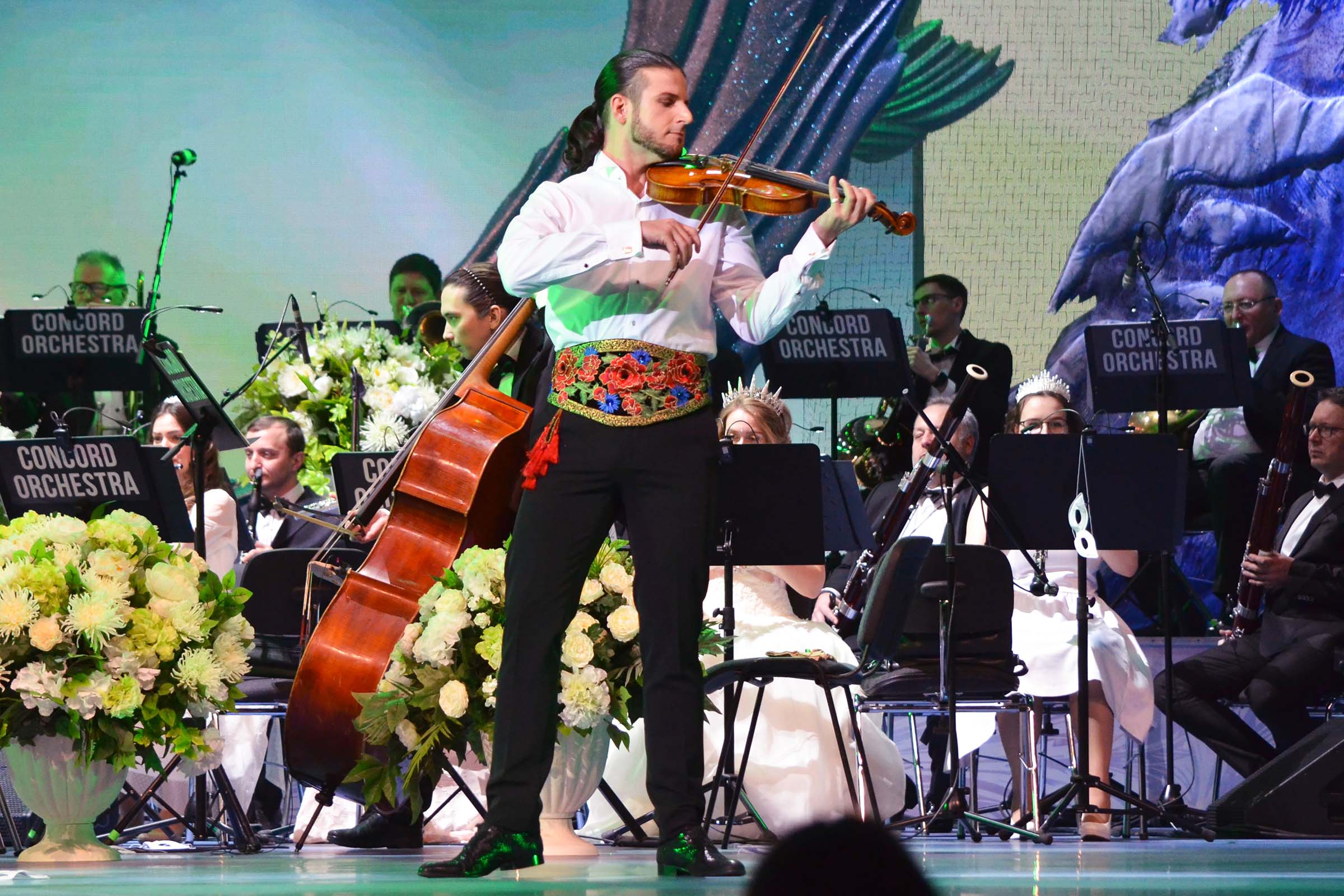 Белоснежный бал Иоганна Штрауса. Новогоднее шоу Concord Orchestra Фото афиши Белоснежный бал Иоганна Штрауса. Новогоднее шоу Concord Orchestra.