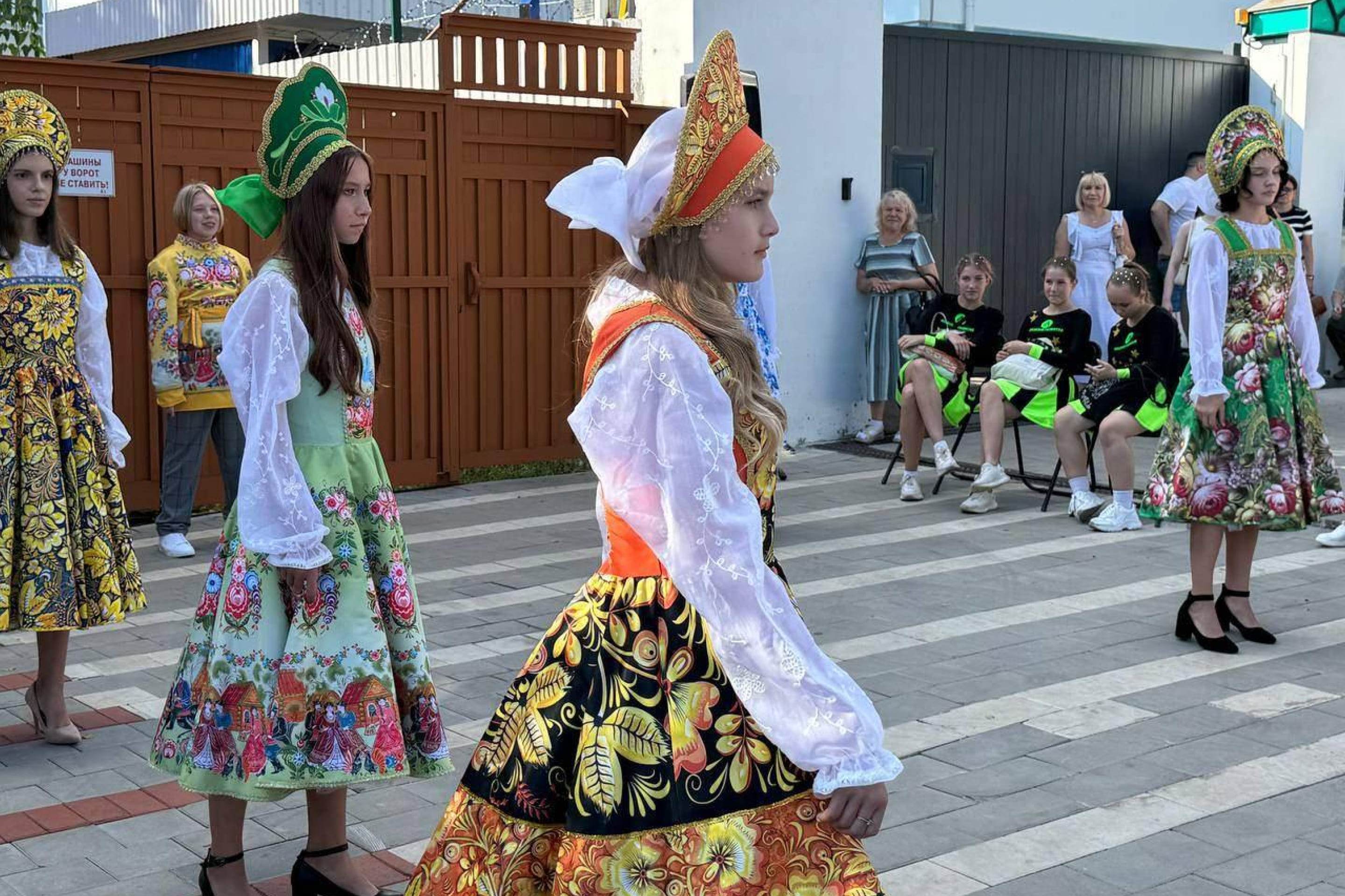 Фото афиши Модная история: Встреча.