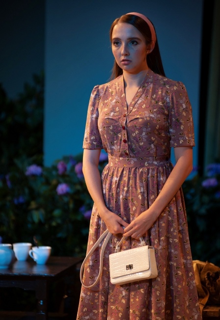 Cцена из «Прощание в июне»