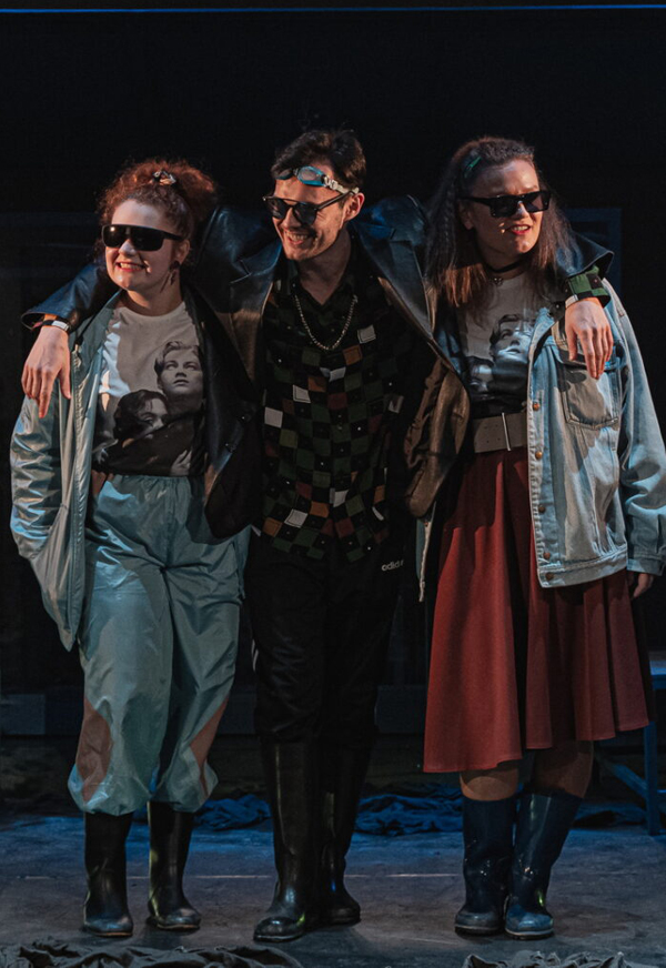 Cцена из «Звездный час по местному времени»