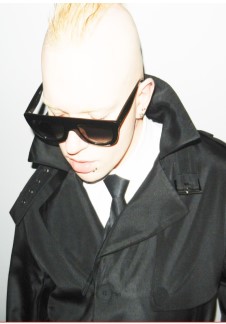 Постер Huzzy B в Перми