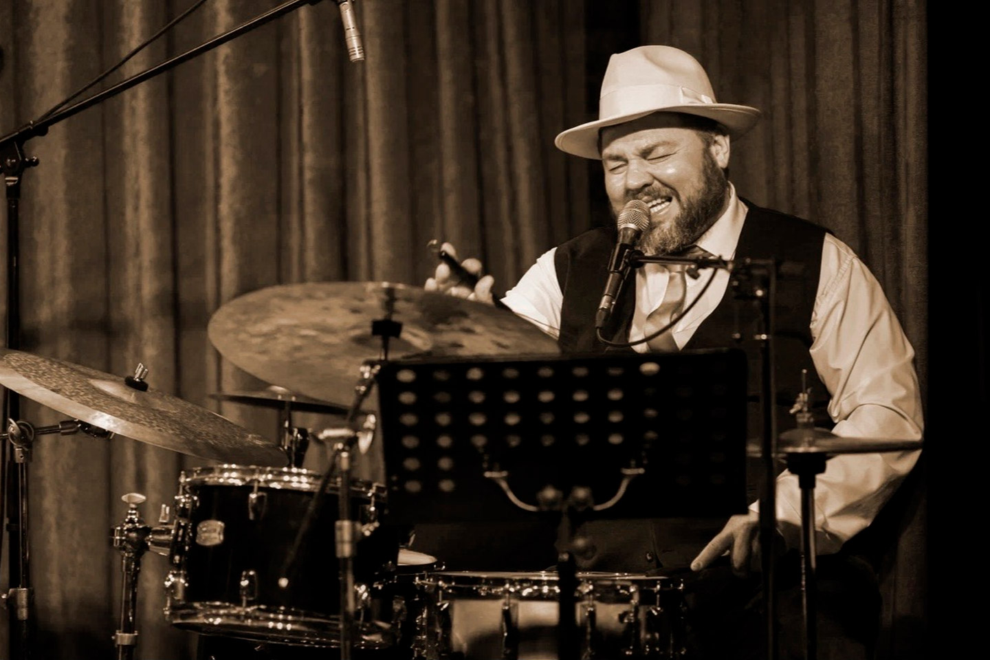 Jazz Papa Band. Esse Jazz Club Фото афиши Jazz Papa Band. Esse Jazz Club.