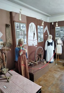 Постер От веретена до компьютера. Экскурсия в Саратове