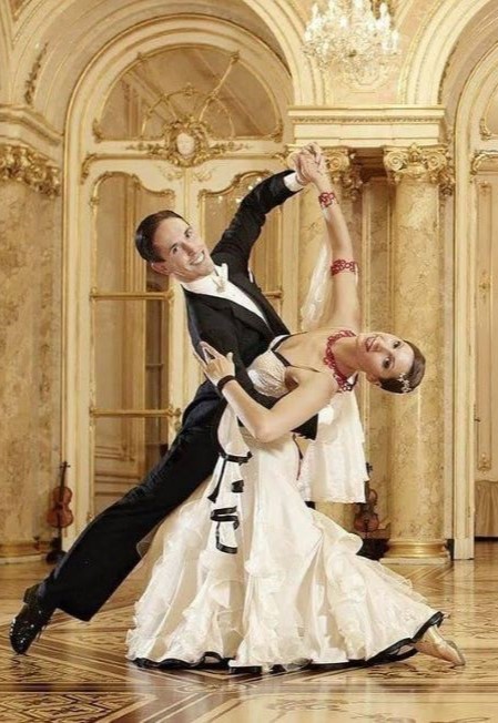 Мастер-класс «Танцуем вальс выпускников»