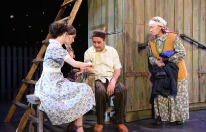 Scene from «ХЫЯЛЫЙ Спектакль»