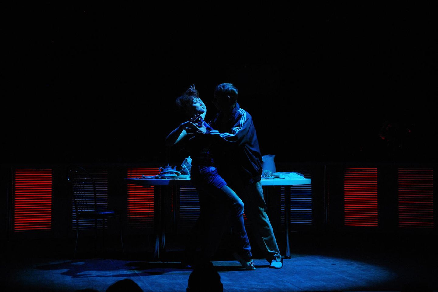 Фото афиши Запах лёгкого загара.