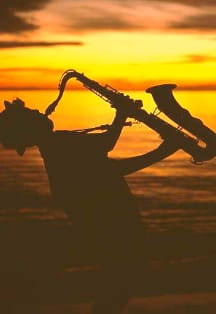 Sunset jazz. Джаз на закате на берегу моря в Хоста Спот. Романтические баллады и интеллектуальный джаз.