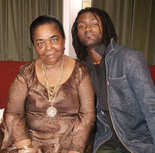 Cesaria_Evora_&amp;_Miroca_Paris.png