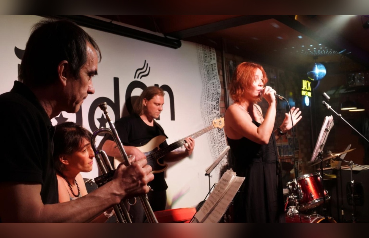 Inga and Foggy Jazz — Рестобар «Музыка кофе и вина» — афиша