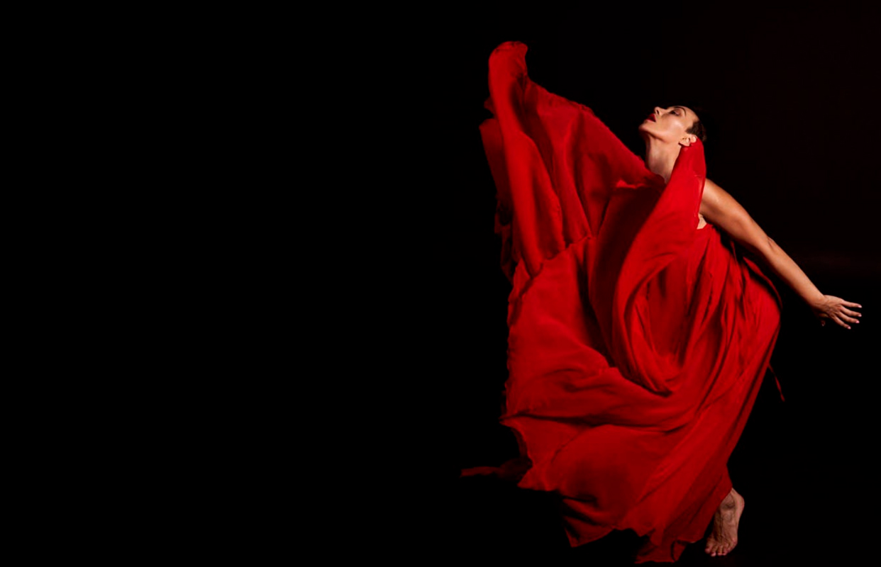 Isadora — a play about Isadora Duncan — Арт-кафе Подвалъ Бродячей Собаки — афиша