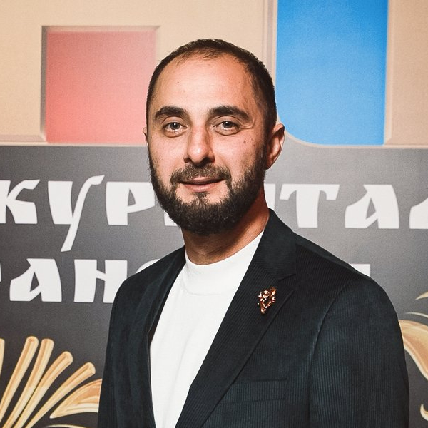 https://cdn.kassir.ru/spb/person/06f63f95ad36e3dc5656de32693ce0e5.jpg