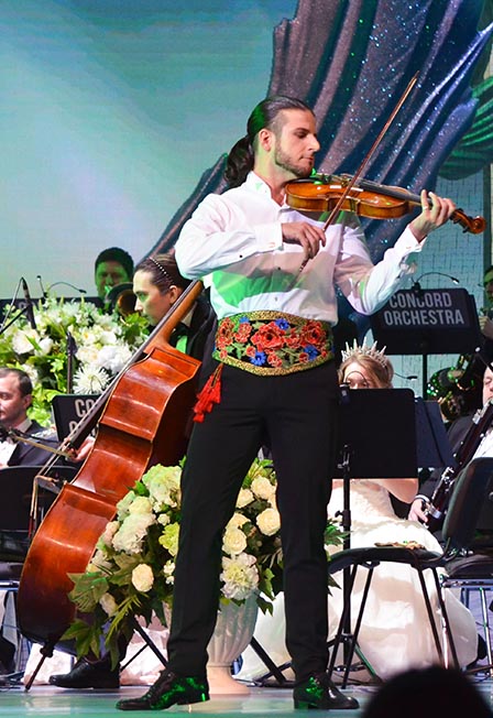 Постер события Новогоднее шоу «БЕЛОСНЕЖНЫЙ БАЛ Иоганна ШТРАУСА» CONCORD ORCHESTRA.