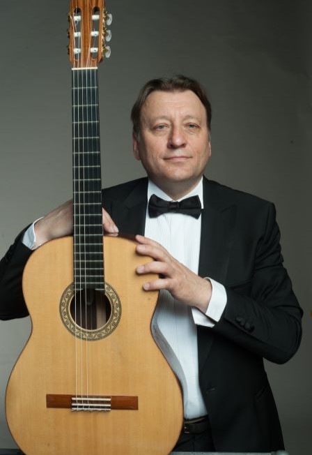 Михаил Радюкевич приглашает друзей.