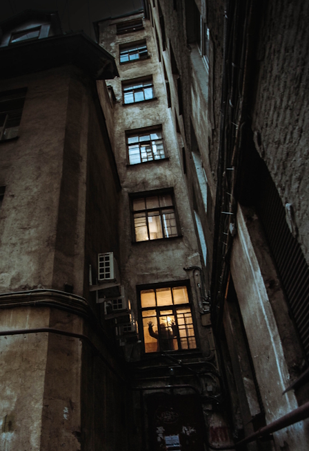 Мистические места Петербурга: прогулка по дворам и парадным